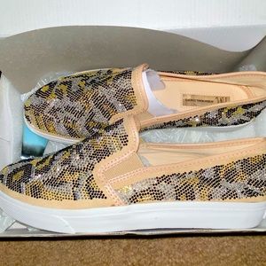 Inc size 9m brand new